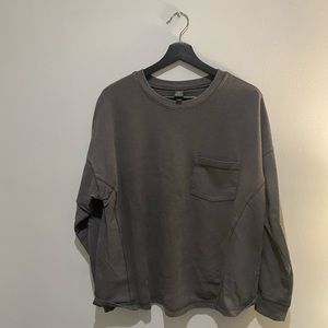 gray crewneck with pocket